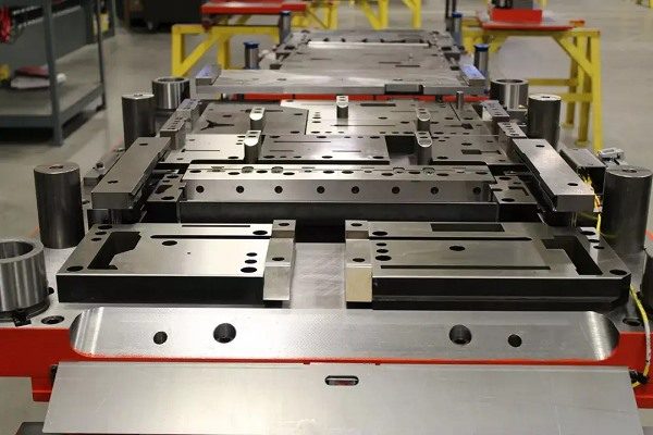 3軸加工と多軸加工の判断に関わる標準工業部品