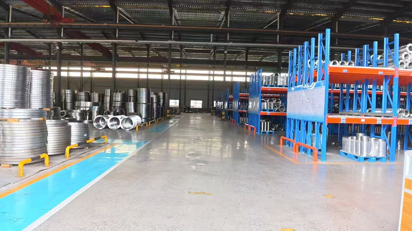 CNC加工と機械部品製造に対応する実際の工場生産環境。
